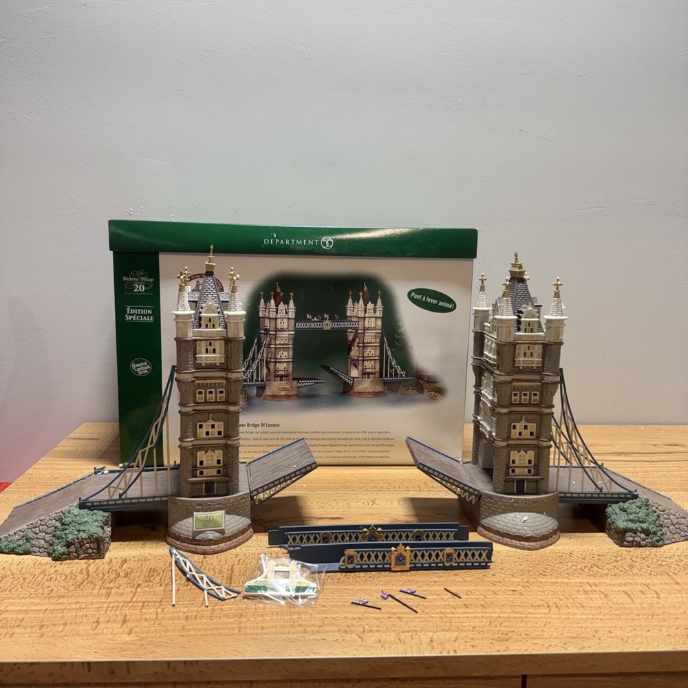 Department 56 Historical Landmark Series - Tower Bridge Of London FOR PARTS